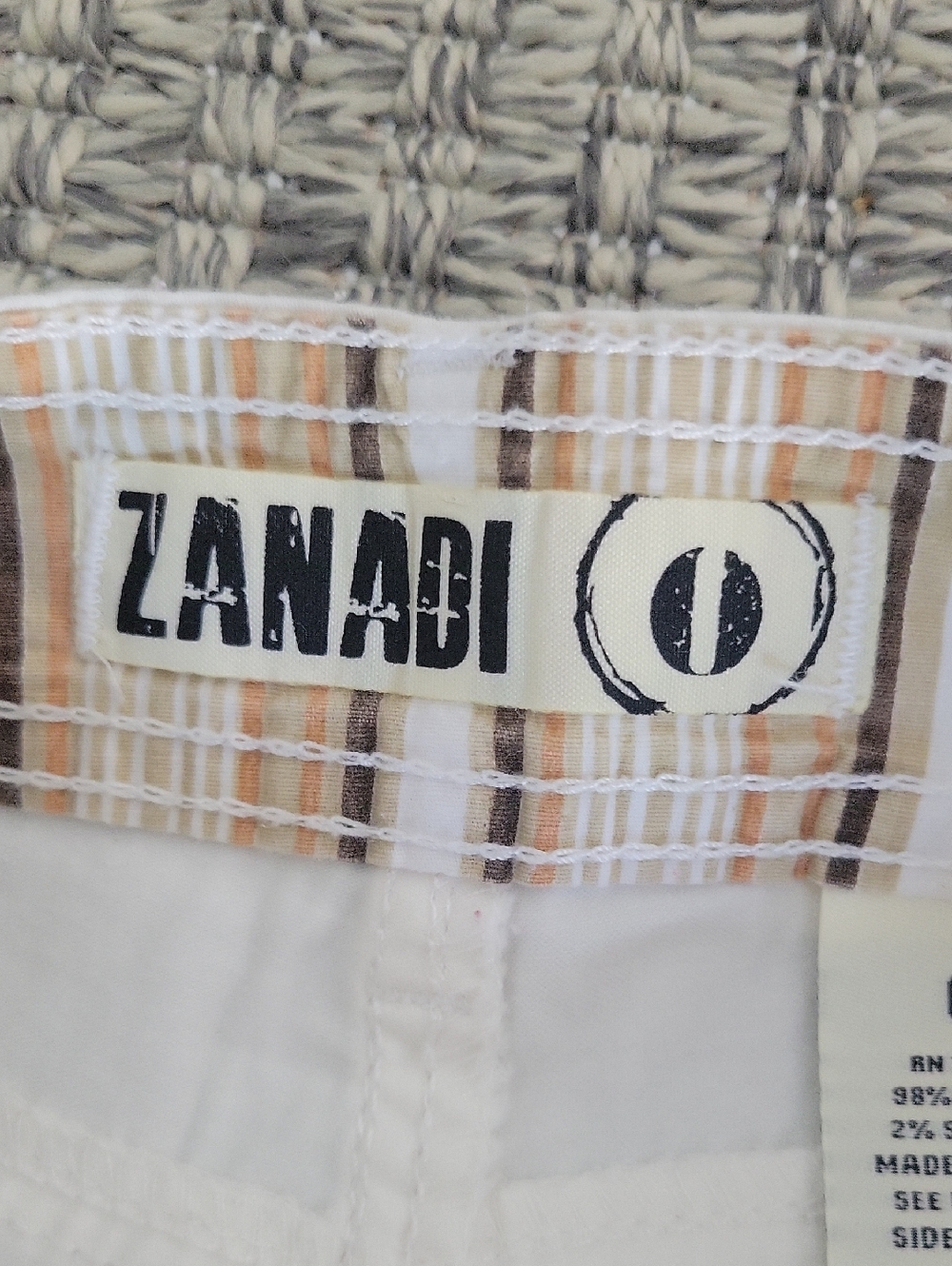 Zanadi White  Sailor Short with Gold Buttons Size 0 - Picture 7 of 10